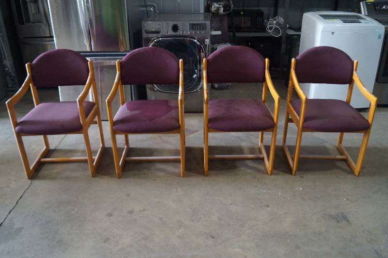 lot 67 image: Office Chairs