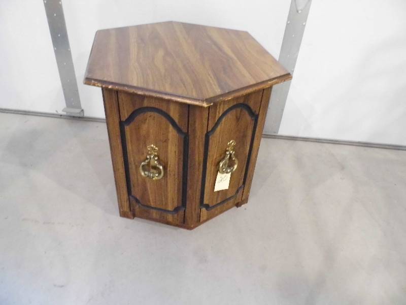 Octogan End Table