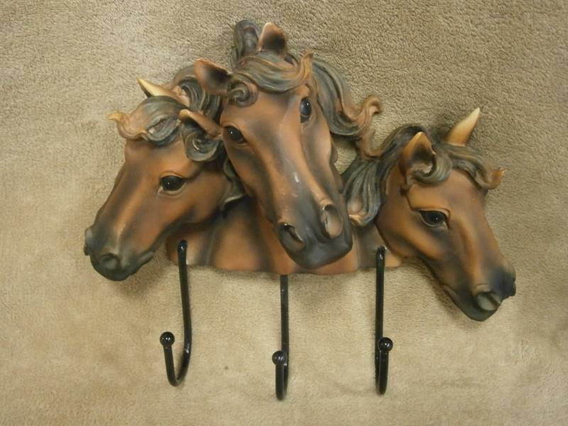 Western Clock, Horse Hook