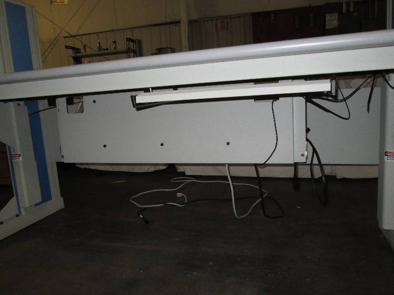Work Bench - Sturdy - Motorized Ajustable Work Surface