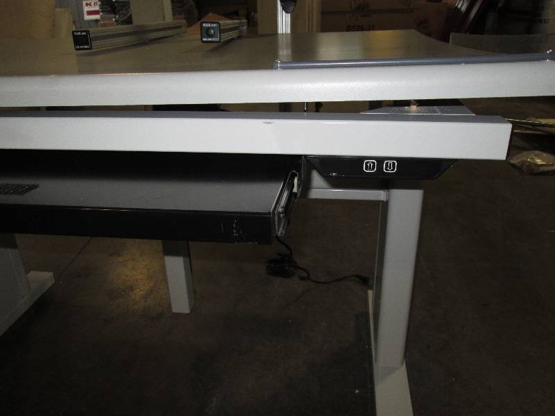 Work Bench - Sturdy - Motorized Ajustable Work Surface