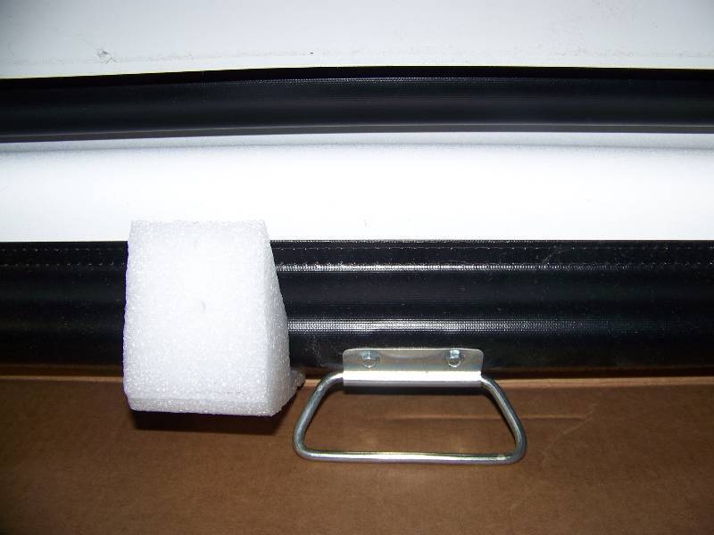 Draper, Luma2, CeilingWall Mount, Pull Down (Manual) Projection  Movie Screen - BRAND NEW