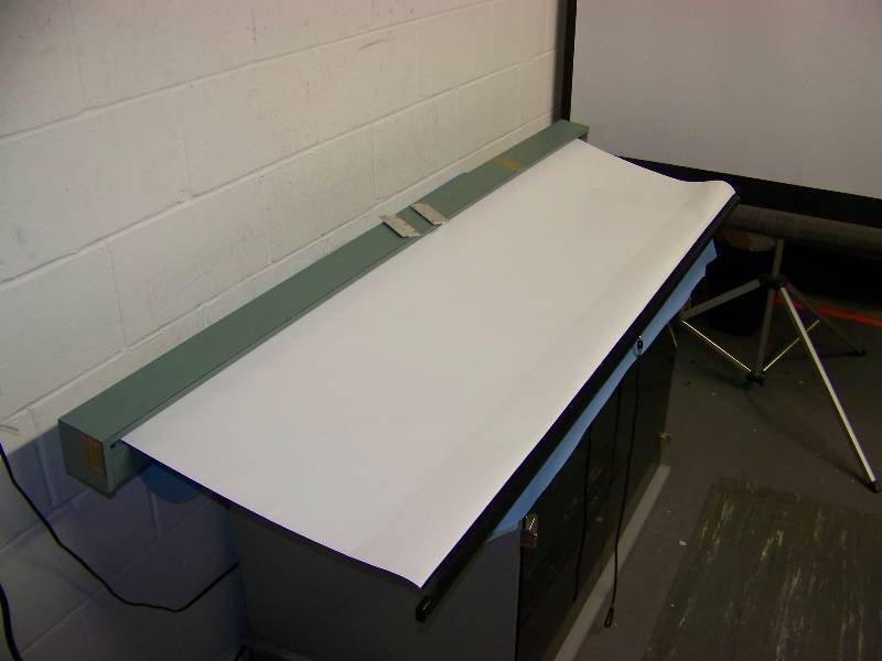 Draper, Artisan  Series M, CeilingWall Mount, Pull Down (Manual) Projection  Movie Screen