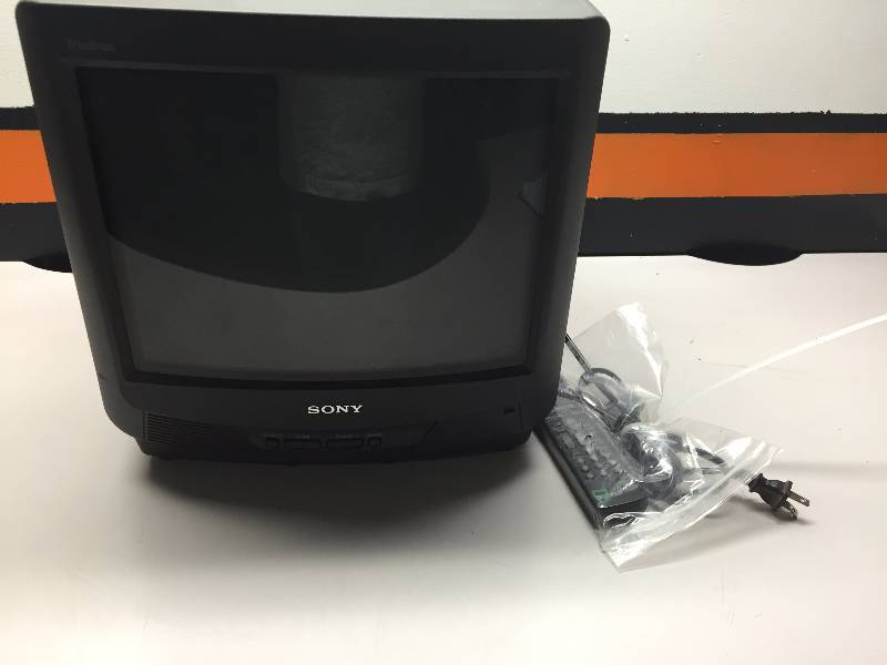 lot 3 image: SONY TV 13 TV, ELECTRIC TYPE WRITER, BROTHER CASSETTE 815