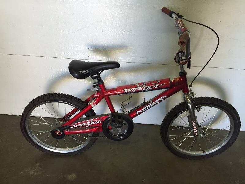 lot 22 image: NEXT WIPEOUT BOYS BIKE