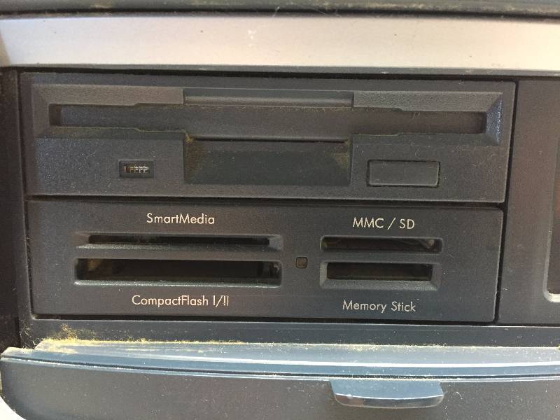 lot 33 image: HP PAVILION DESKTOP COMPUTER WINDOWS XP