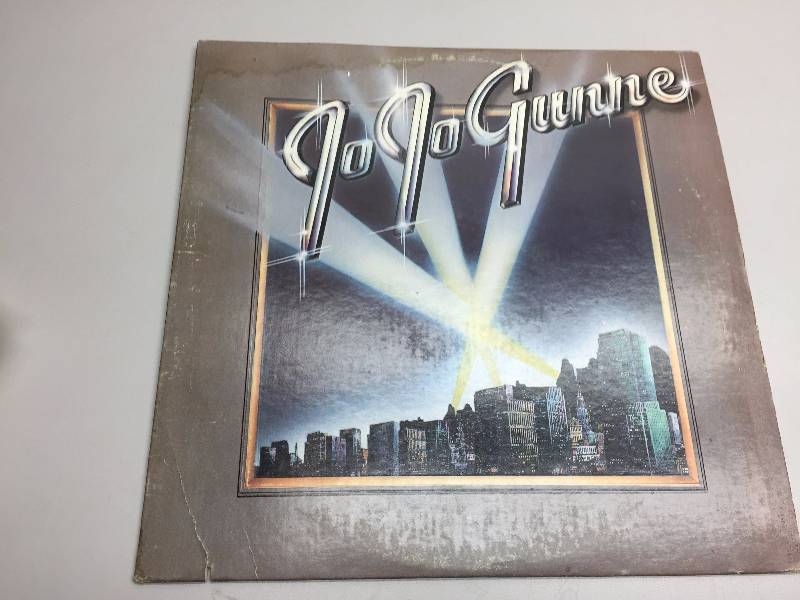 lot 47 image: ALBUMS ASSORTED