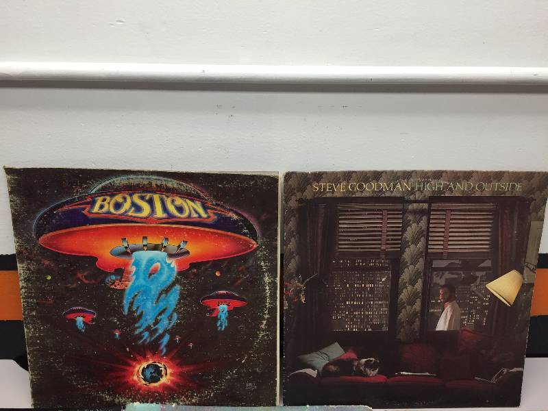 lot 49 image: ALBUMS ASSORTED