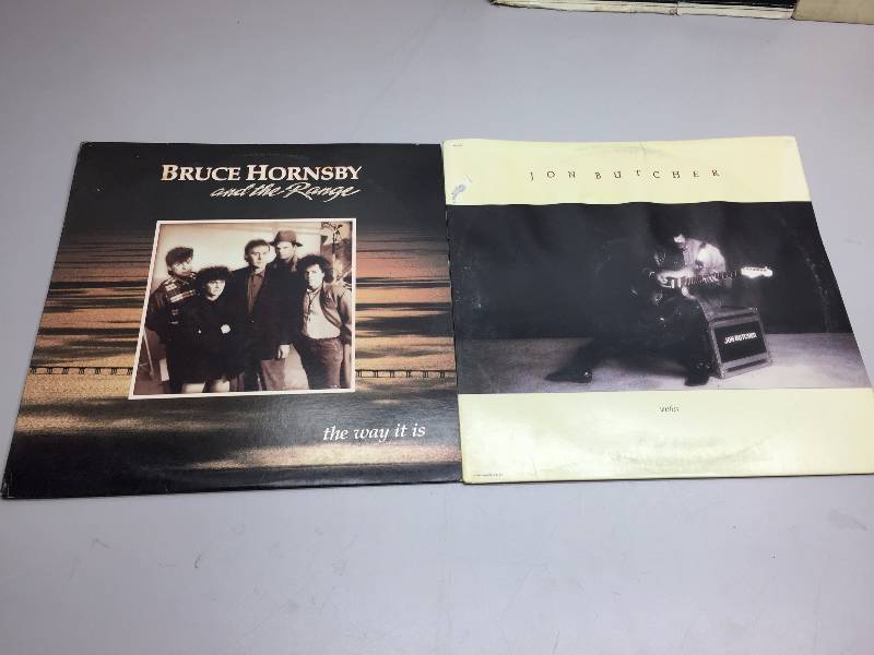 lot 50 image: ALBUMS ASSORTED