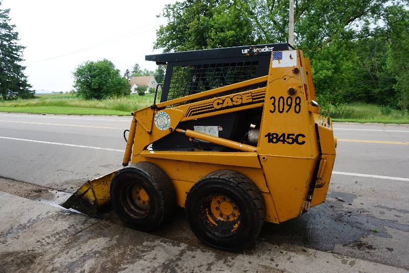 lot 12 image: Late 90s Case 1845C Bobcat Skid Loader Skid Steer