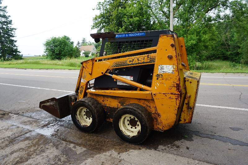 lot 14 image: Late 90s Case 1845C Bobcat Skid Loader Skid Steer