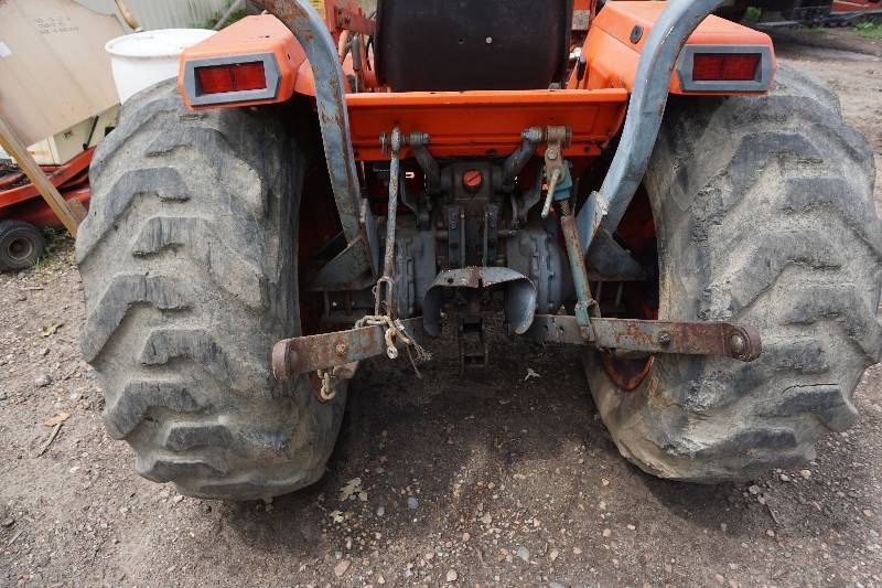 1990 Kubota Model L2950 4 Wheel Drive Utility Tractor With Front End