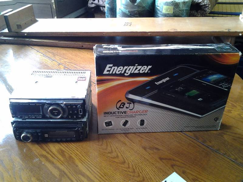 Energizer Inductive Wireless Phone Charger & 2 Car Stereos
