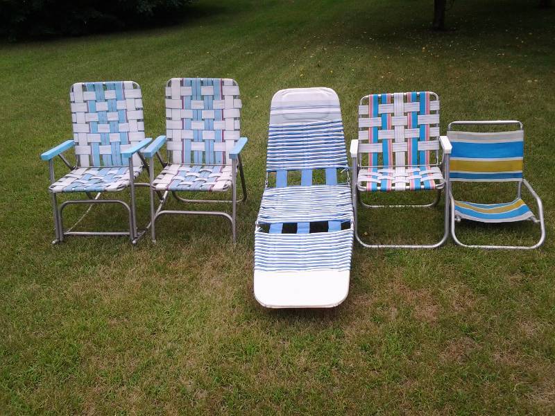 lot 18 image: 5-Assorted Aluminum Patio Chairs
