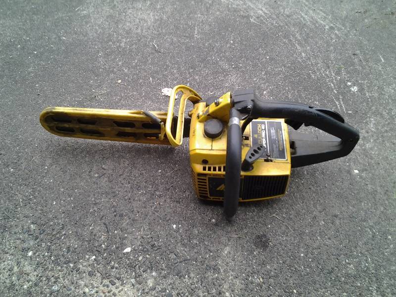 lot 32 image: McCulloch Super Pro 40 14 Inch Bar Chain Saw
