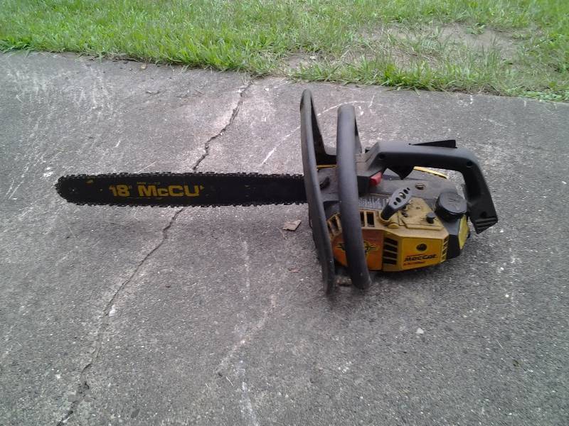 lot 33 image: McCulloch Mac-Cat 18 Inch Bar Chain Saw
