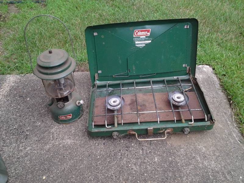 lot 42 image: Coleman Camp Stove & Lantern