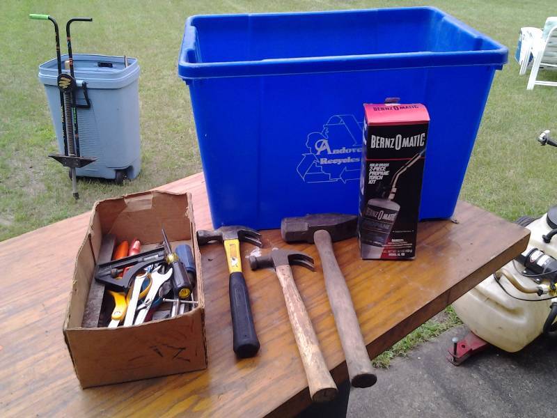 lot 59 image: Bernz-O-Matic, Box Of Assorted Hand Tools & Hammers
