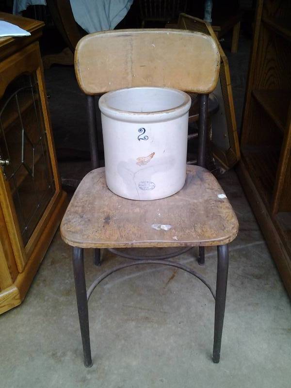 lot 71 image: Old School Chair & 2 Gallon Redwing Crock (Crack)