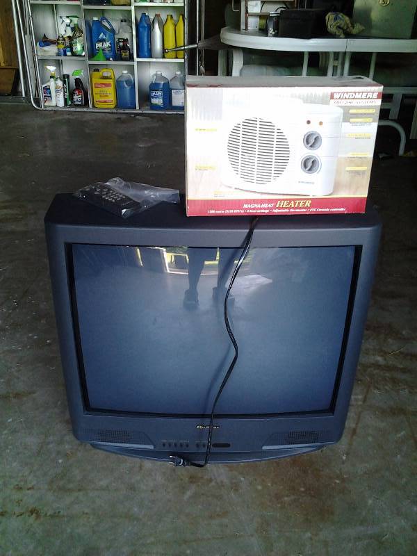 lot 80 image: Quasar 27 Inch TV With Remote & 1500 Watt Electric Heater
