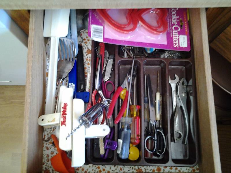 lot 160 image: Contents Of 3-Kitchen Drawers
