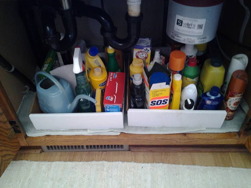lot 163 image: Contents Of Kitchen Cabinet