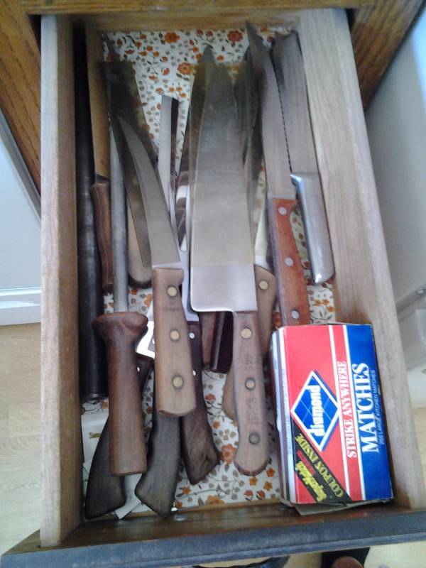 lot 165 image: Contents Of 4-Kitchen Drawers
