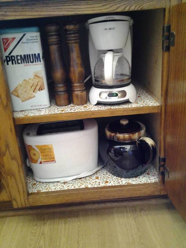 lot 167 image: Contents Of Kitchen Cabinet