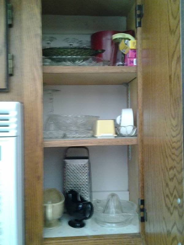 lot 178 image: Contents Of Kitchen Cabinet