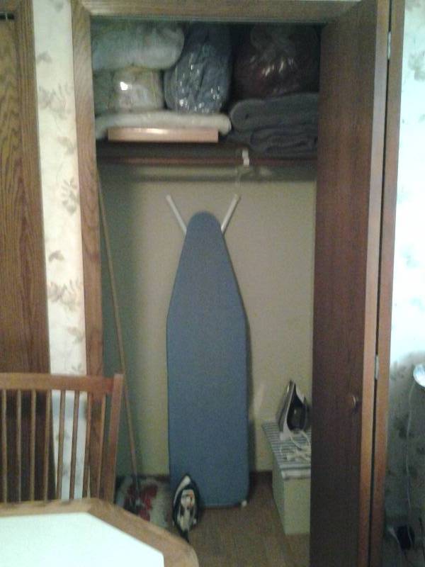 lot 190 image: Contents Of Closet