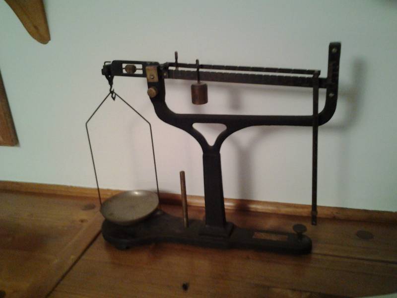 lot 273 image: Vintage Cast Iron Scale (Schaar & Co)