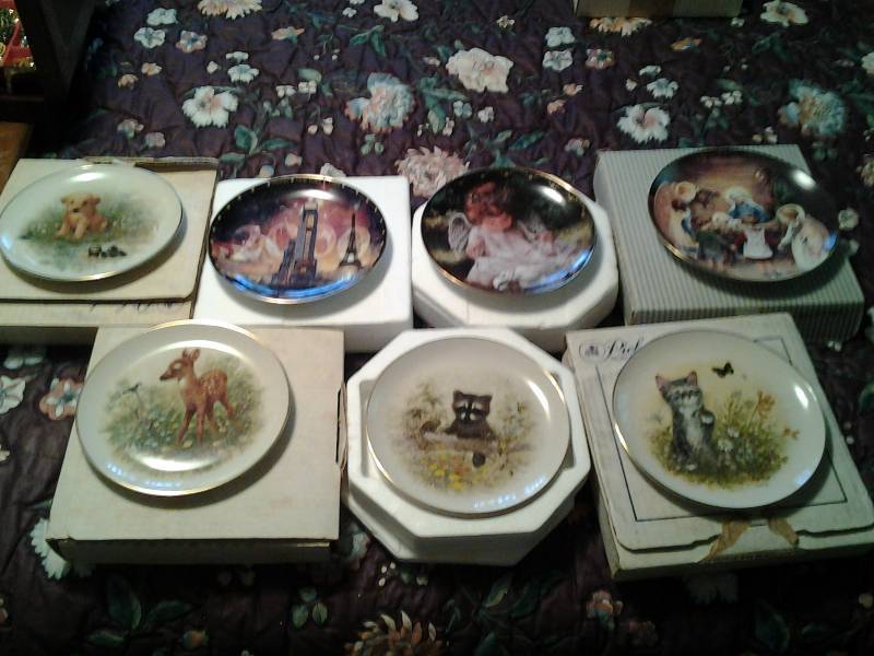 lot 202 image: 7-Pickard, George & Bradford Collector Plates (AssortedSeasonal)
