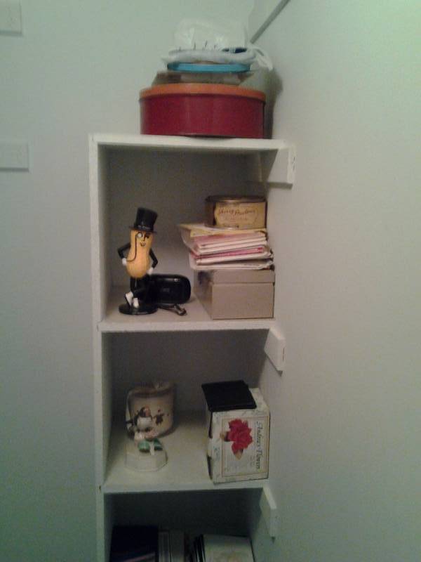 lot 206 image: Mr Peanut Figure, Stationary, Sewing Box & Notions, More