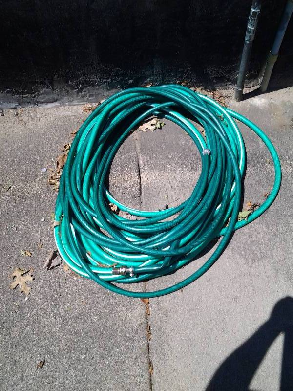 lot 219 image: Lot Of Garden Hose (100 Ft)