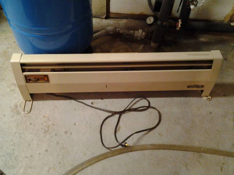 lot 242 image: 3 Foot Electric Base Board Heater