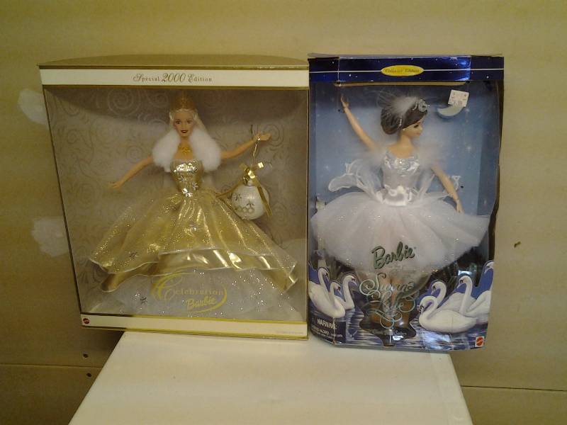 lot 246 image: Swan Lake Barbie & 2000 Special Edition Barbie