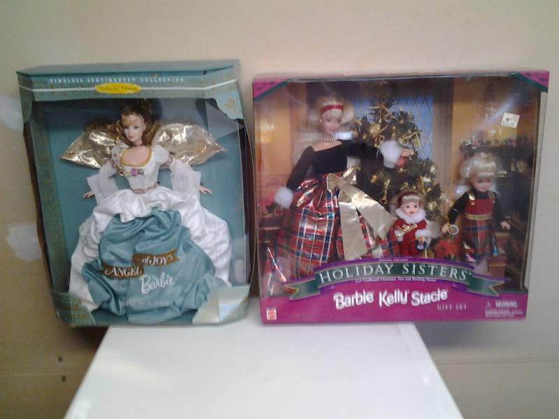 lot 247 image: Holiday Sisters Barbies, Angel Of Joy Barbie