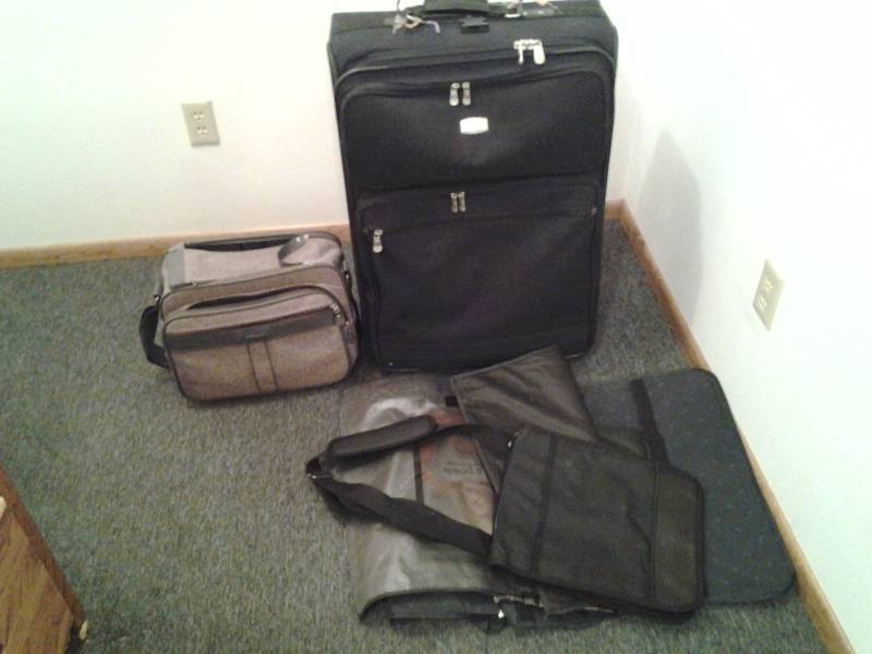 lot 250 image: Lot Of Luggage & Travel Bags