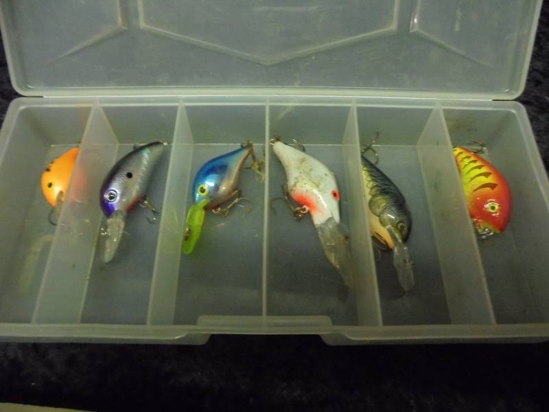 Plastic tray with bass plug (6), like new