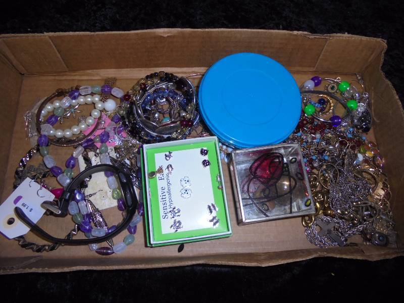 Lot - Misc Jewelry, Rings, Etc