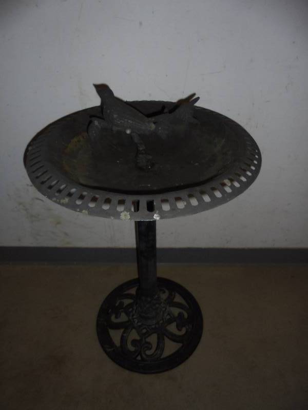 Cast Iron Decorative Birdbath