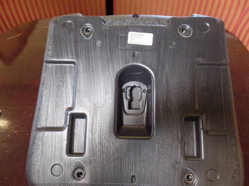 lot 608 image: Universal seat