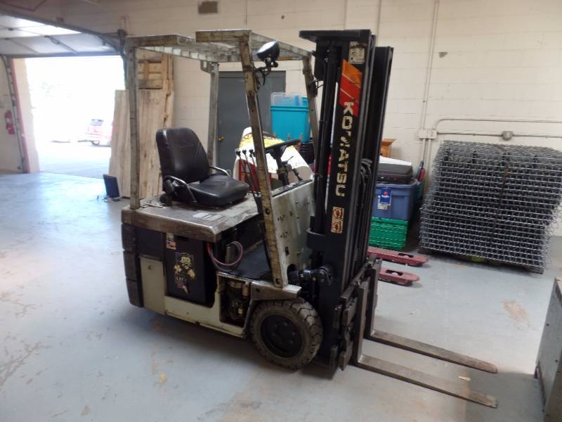 lot 601 image: Forklift