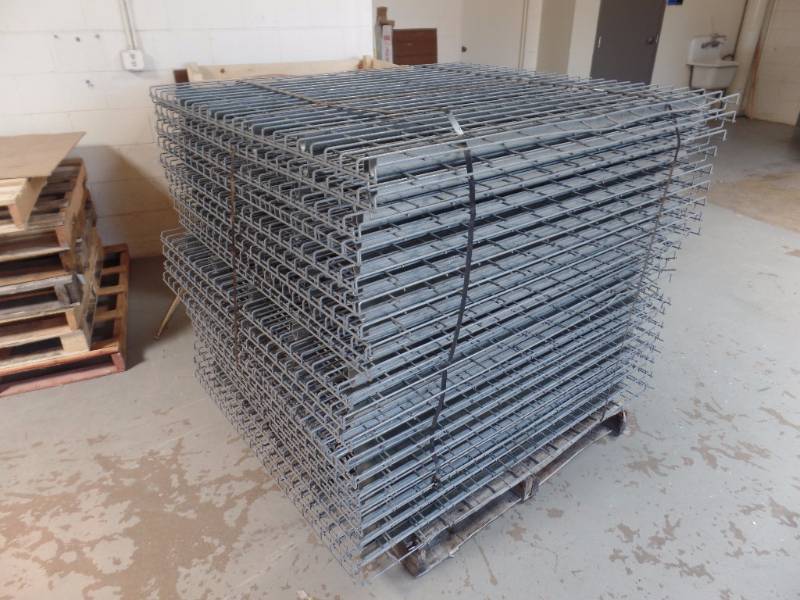 lot 603 image: Pallet rack decking