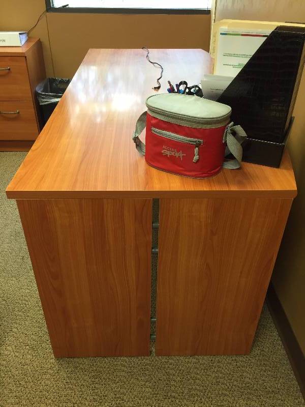 lot 25 image: High End Quality Made In Denmark by Tvilum-Scanbirk Presidents Executive Office Cherry Veneer Desk - Retails $700 - Excellent Condition Matches Other Pieces In This Auction
