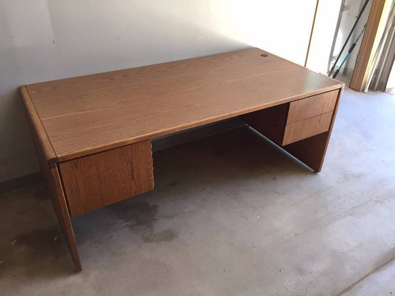 lot 40 image: Beautiful Cherry Wood Veener Double Pedestal 3 Drawer Credenza Executive Desk With Hidden Lock With Key - Easy Slide Drawers - Very Nice Condition