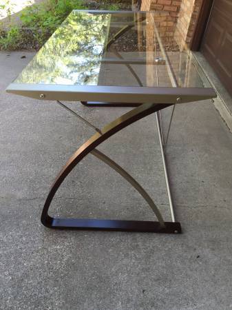 lot 49 image: Modern Executive Work Station High Profile Desk Realspace Merido Main Espresso & Silver Thick Glass Excellent Condition 55x27.5x30
