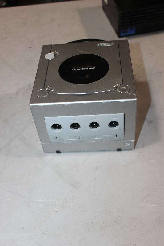 lot 213 image: Nintendo GameCube