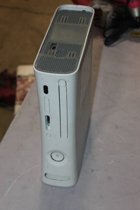 lot 210 image: X-Box 360 Game Console