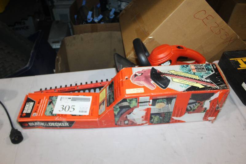 lot 305 image: Lot of (2) Black & Decker Hedge Trimmers